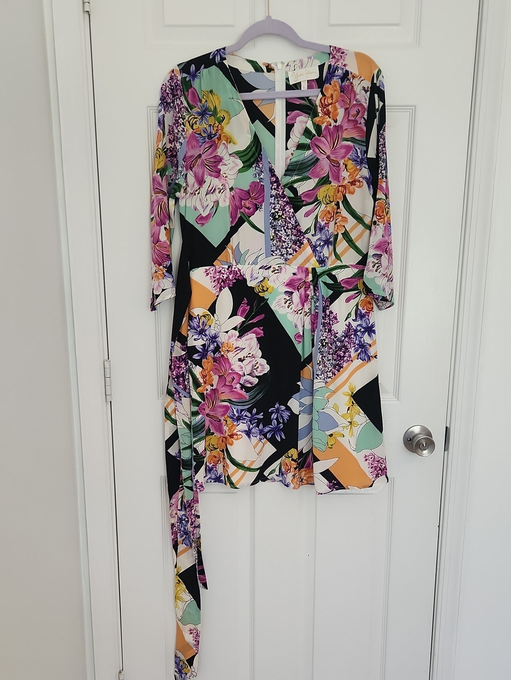 Chic Cocktail Party Date Night Silk Multicolor Floral Wrap Yumi Kim Dress